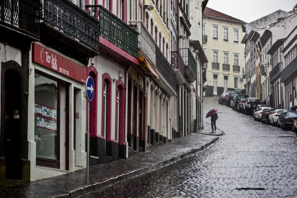 Chuva intensa provocou inundações e deslizamento de terras na Praia da Vitória