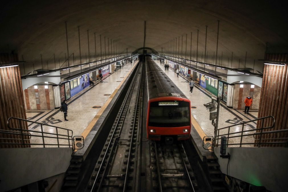 Circulação interrompida de 11 a 15 de agosto em troço da linha Azul do Metro de Lisboa