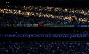 UEFA aplica multa de 50 mil euros ao Fenerbhaçe por cânticos de apoio a Putin