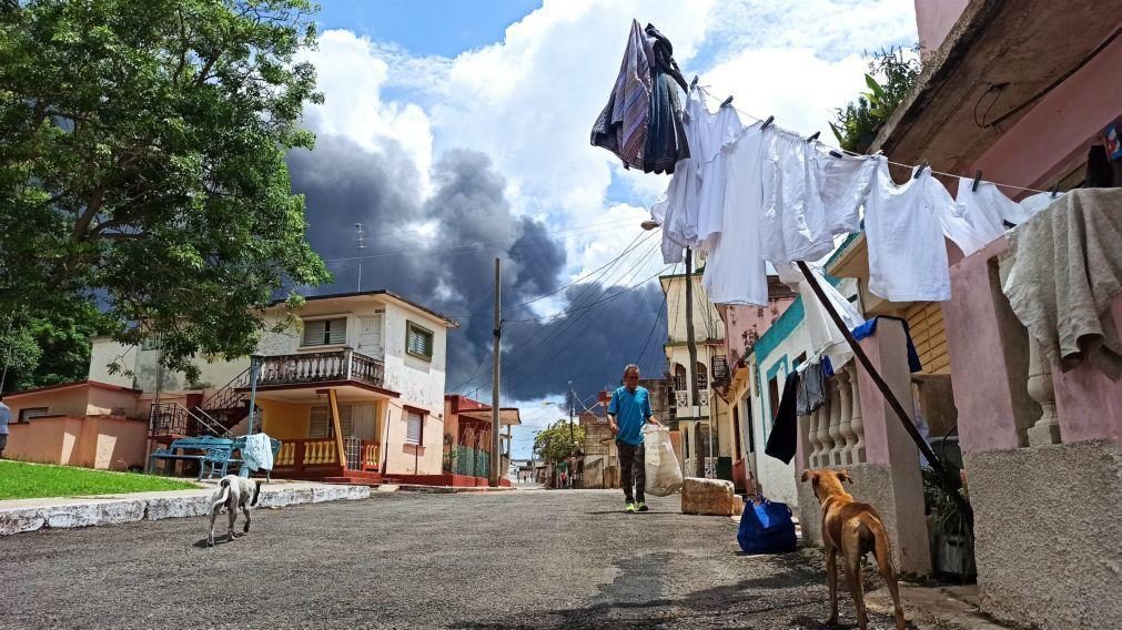 Incêndio em Cuba alastra a terceiro tanque de combustível