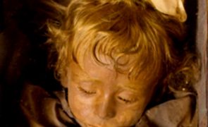Corpo de criança de 2 anos considerado a múmia mais bonita do mundo