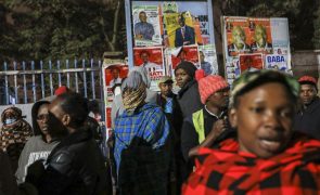 Quenianos escolhem futuro presidente em eleições com desfecho incerto