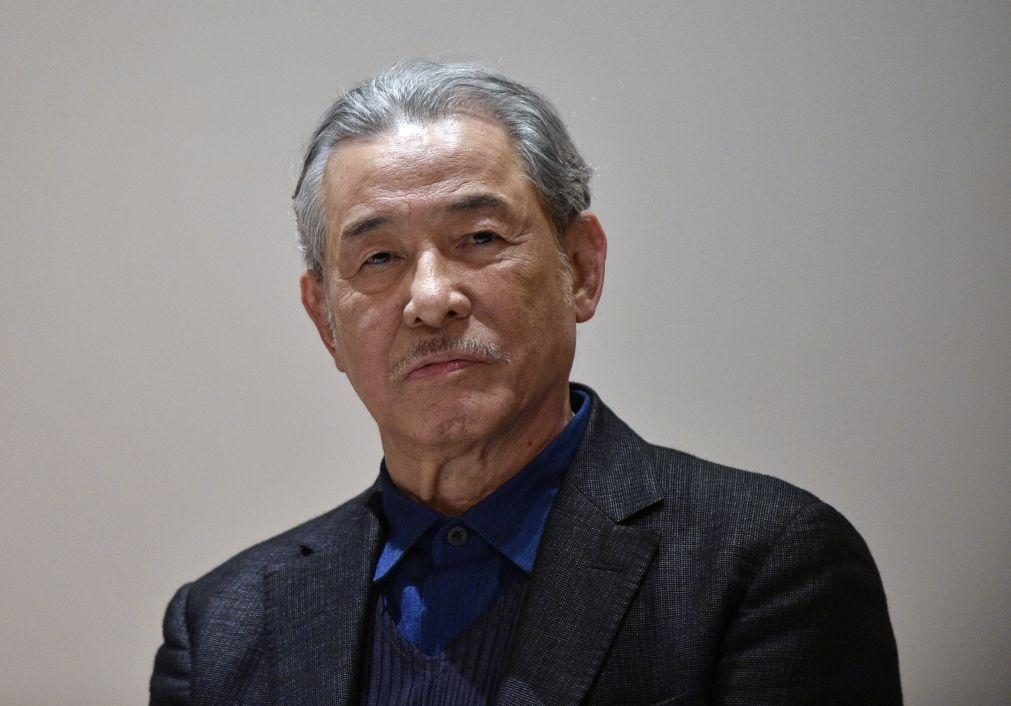Morreu o costureiro japonês Issey Miyake, aos 84 anos