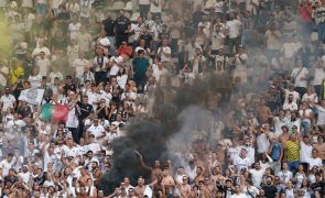 Vitória-Hajduk termina com desacatos, lançamento de cadeiras e agressões