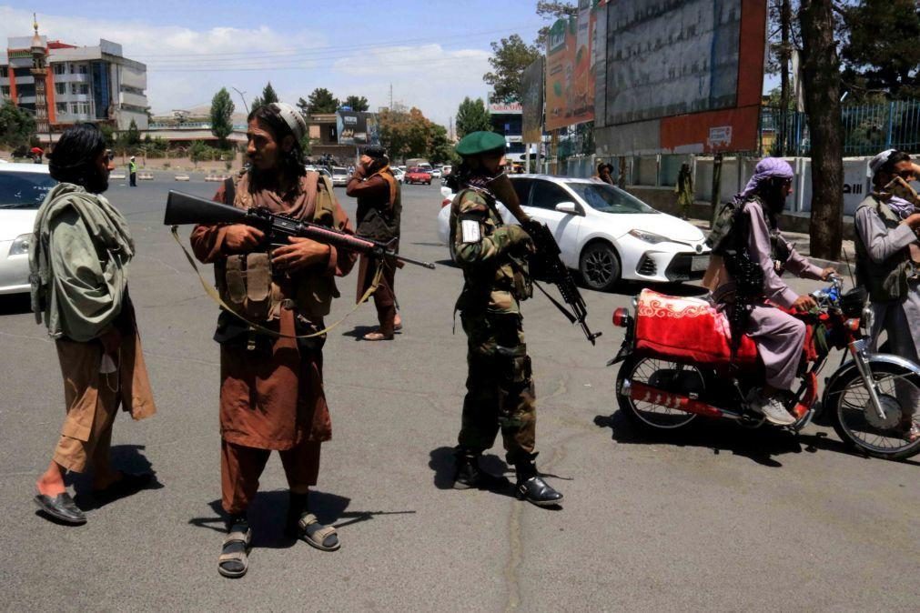 Estado Islâmico reivindica assassínio de clérigo talibã