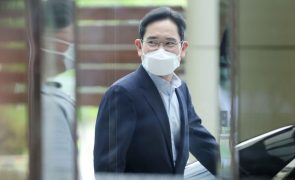 Presidente sul-coreano concede perdão a líder da Samsung condenado por corrupção