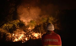 Proteção Civil admite que fogo na serra da Estrela está 