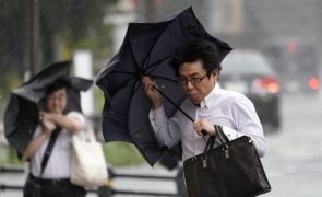 Tempestade tropical Meari atinge Japão com fortes chuvas e vento