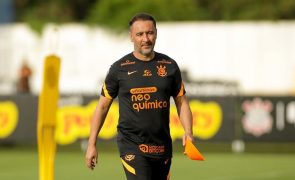 Flamengo: Vítor Pereira perde três troféus em dois meses e adeptos não perdoam