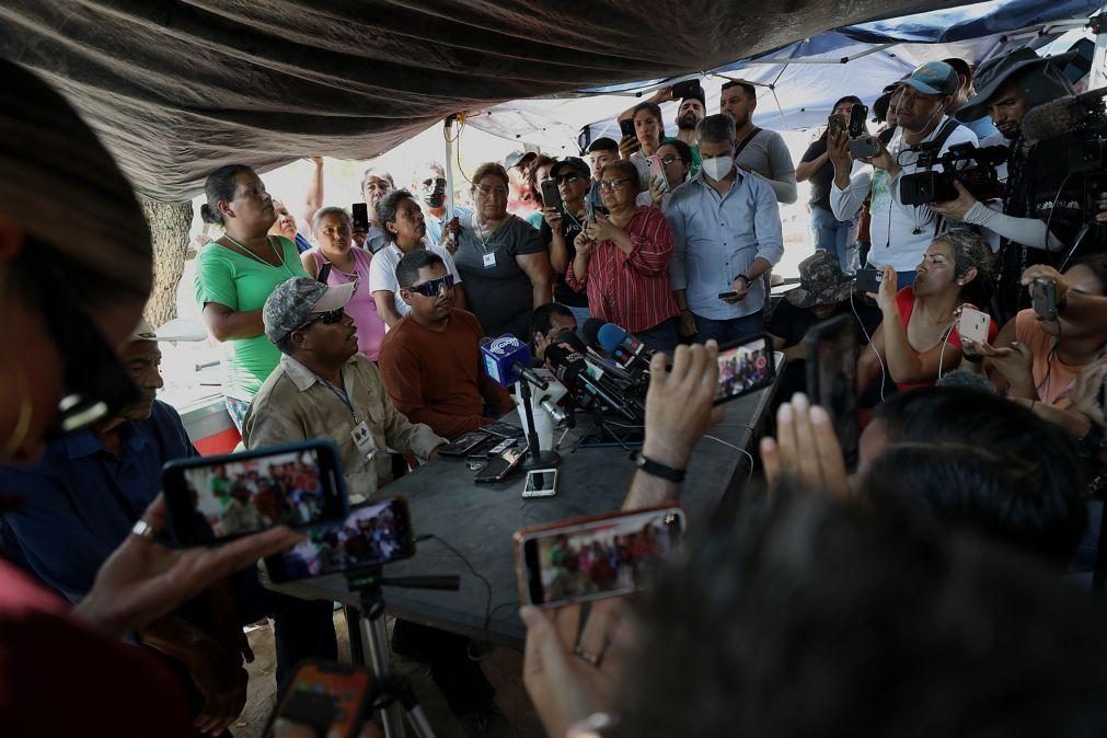 Resgate de mineiros desaparecidos há 11 dias no México complica-se com subida da água