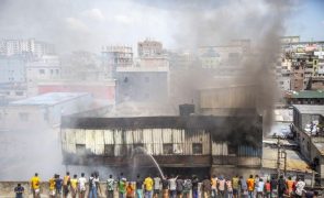 Incêndio em fábrica de plásticos no Bangladesh causa pelo menos seis mortos