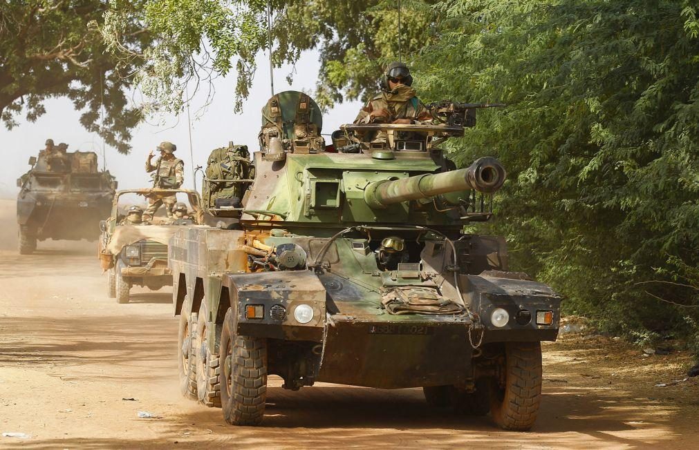 Últimos militares franceses no Mali deixaram hoje o país