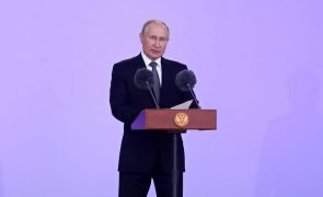 Putin diz que tropas russas libertam 