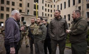 Ataque russo faz três mortos e 10 feridos em Kharkiv