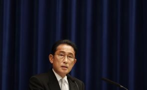 Covid-19: Primeiro-ministro japonês testa positivo