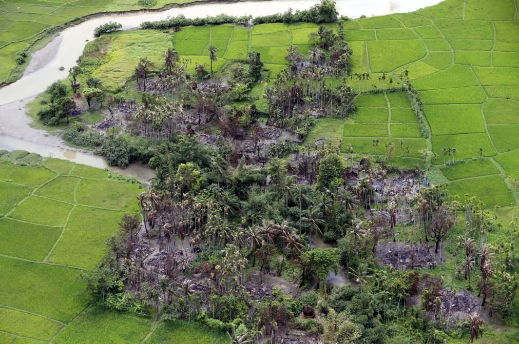 Ataque de rebeldes rohingyas faz 52 mortos e 192 desaparecidos