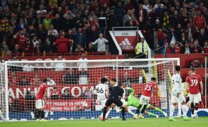Manchester United bate rival Liverpool e soma primeiro triunfo em Inglaterra