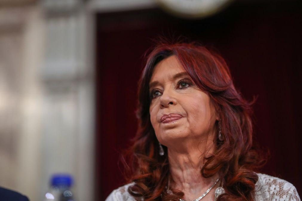 Tensão junto da casa da vice-Presidente argentina após acusação de corrupção
