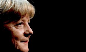 Merkel distinguida com Prémio da Paz da UNESCO pelos esforços no acolhimento de refugiados