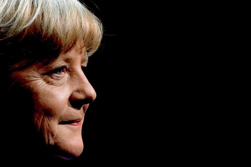 Merkel distinguida com Prémio da Paz da UNESCO pelos esforços no acolhimento de refugiados