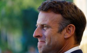 Emmanuel Macron alerta os franceses sobre 
