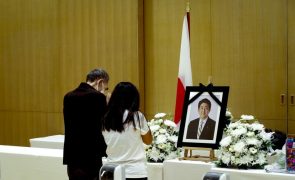 Chefe da Polícia demite-se após falhas na proteção de Shinzo Abe