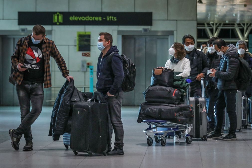 Greve de três dias nos aeroportos já provoca cancelamento de voos