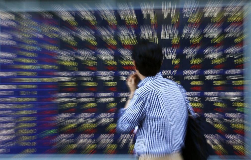 Bolsa de Tóquio fecha a  ganhar 0,57%