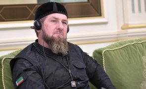 Ucrânia investiga líder checheno por crimes de guerra