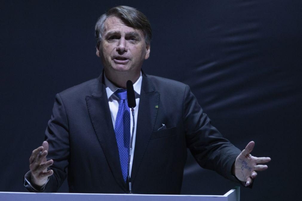 Brasil/Eleições: Bolsonaro diz que o trataram pior que a adversários no maior telejornal do Brasil
