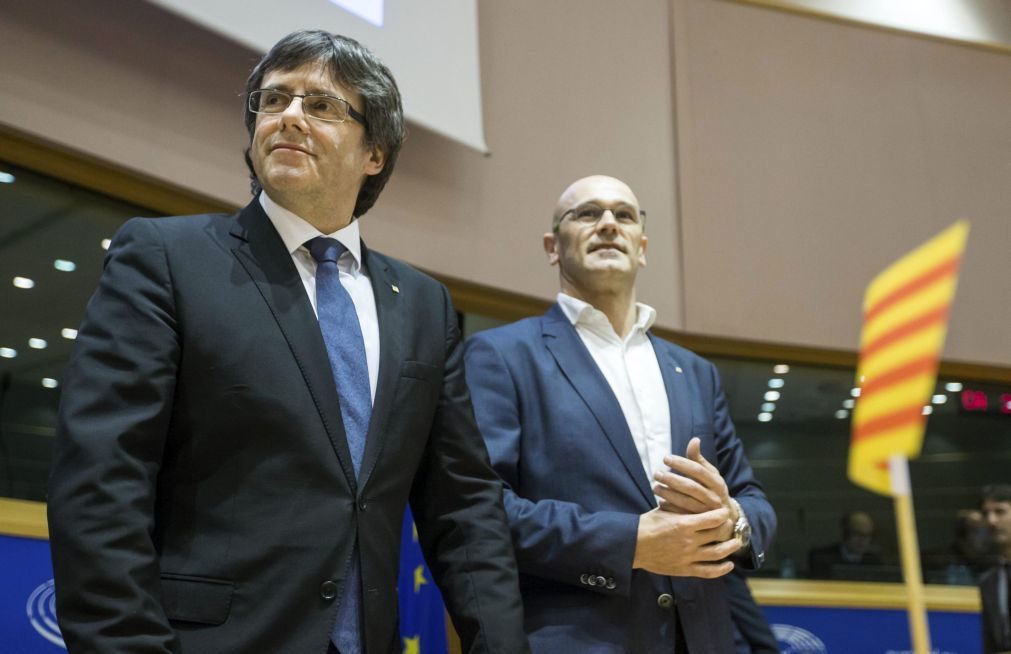 Catalunha: Responsável defende declaração de independência em 24 horas se