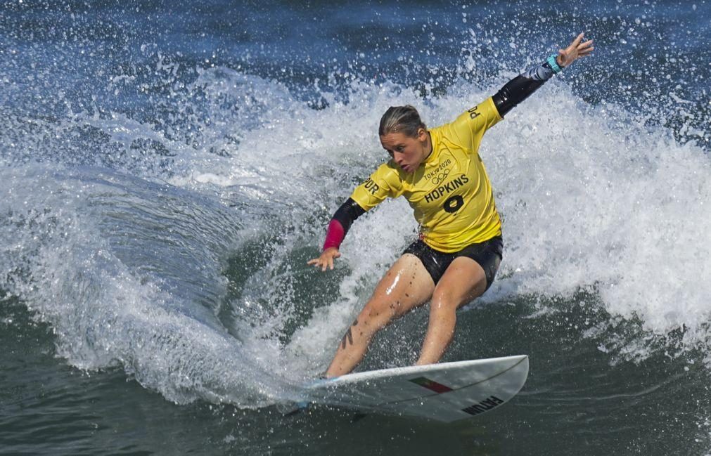 Surfista Yolanda Hopkins 'bisa' em França e reforça liderança do 'ranking' europeu