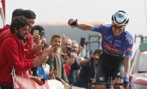 Vuelta: Jay Vine impõe-se na oitava etapa, Evenepoel segura liderança