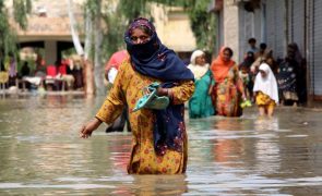 Mais de mil mortos no Paquistão devido a inundações