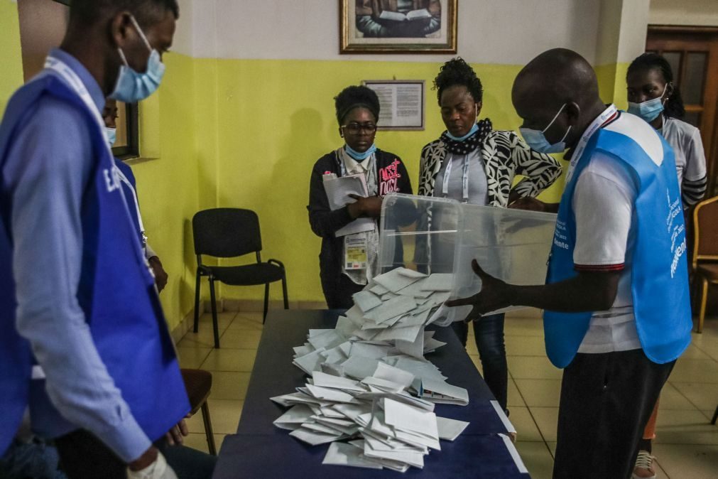 MPLA vence eleições angolanas com 51% e UNITA com 44%