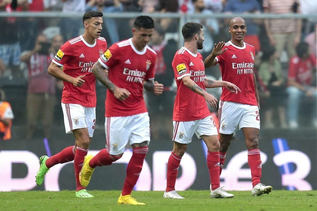 Líder Benfica tenta nono triunfo oficial, Sporting em crise no Estoril