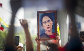Myanmar: Líder deposta condenada a três anos de prisão por fraude leitoral