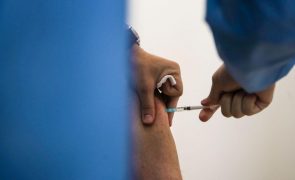 Covid-19: Campanha de vacinação já inclui novas vacinas adaptadas