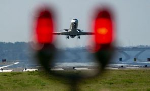 Associações da UE receberam centenas de contactos e queixas por caos na aviação no verão