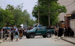 Quatro crianças afegãs morreram na escola quando bricavam com explosivo