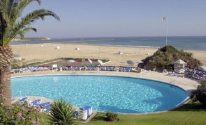 Municípios do Algarve vão manter piscinas encerradas em setembro