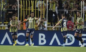 Fenerbahçe, de Jorge Jesus, vence Kayserispor na Turquia