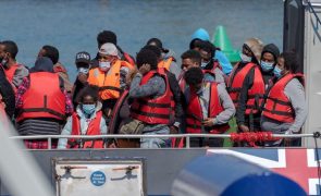 Cerca de 1.000 migrantes atravessaram o Canal da Mancha num dia