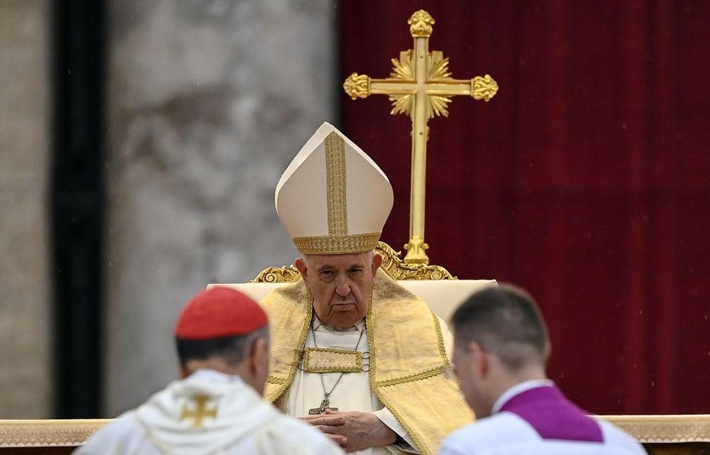 Papa Francisco considera monstruosidade e ato diabólico abusos de crianças