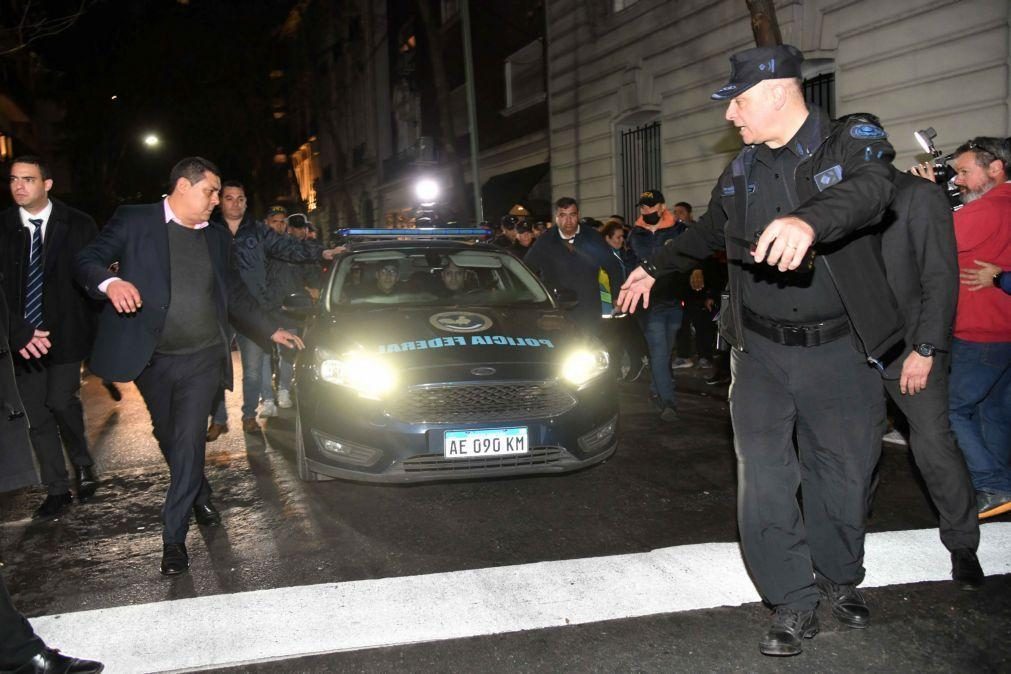Polícia argentina detém companheira de agressor de vice-Presidente Cristina Kirchner