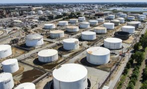 OPEP+ reduz produção em 100.000 barris diários a partir de outubro