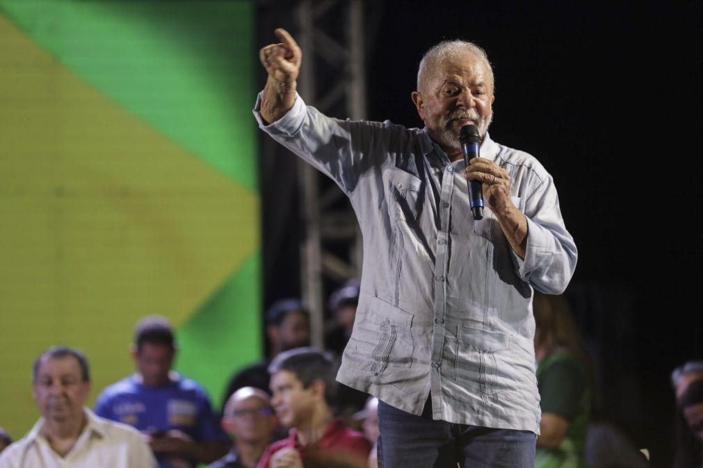 Brasil/Eleições: Lula da Silva confiante na vitória à primeira volta