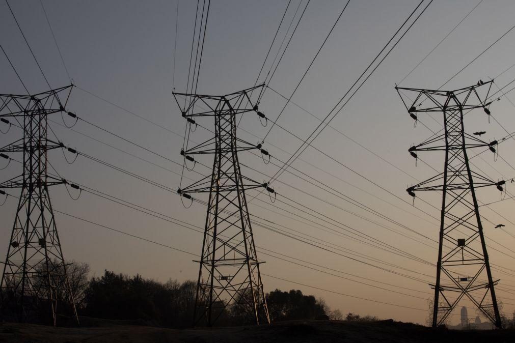 África do Sul retoma cortes de energia em larga escala