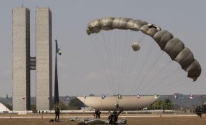 Brasília celebra bicentenário da independência com 'comício' a Bolsonaro