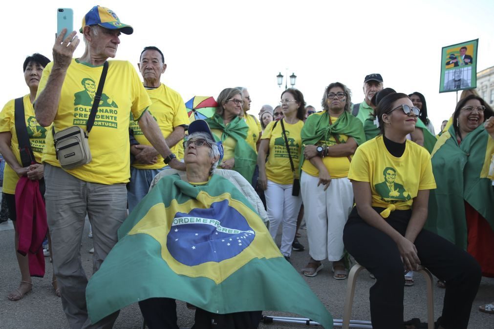 Manifestação de apoio a Bolsonaro em Lisboa junta três centenas de apoiantes